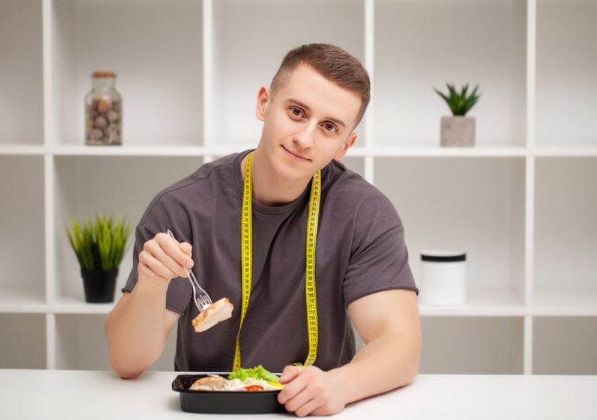 does skipping meals help lose weight