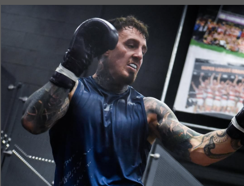 Tom Aspinall Tom Aspinall